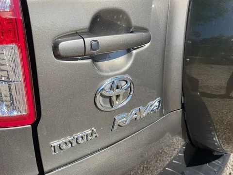 Toyota RAV4 2.0 4WD CVT — фото 25